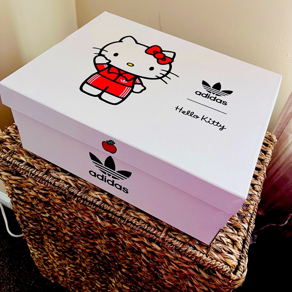 New PINK Hello Kitty Adidas foam Stan Mule platform heels, w/ pop-out red bow.